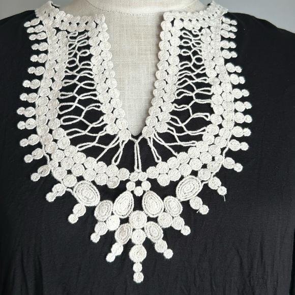 Max Studio black top with cream crochet details size Small new with tags - Picture 8 of 9